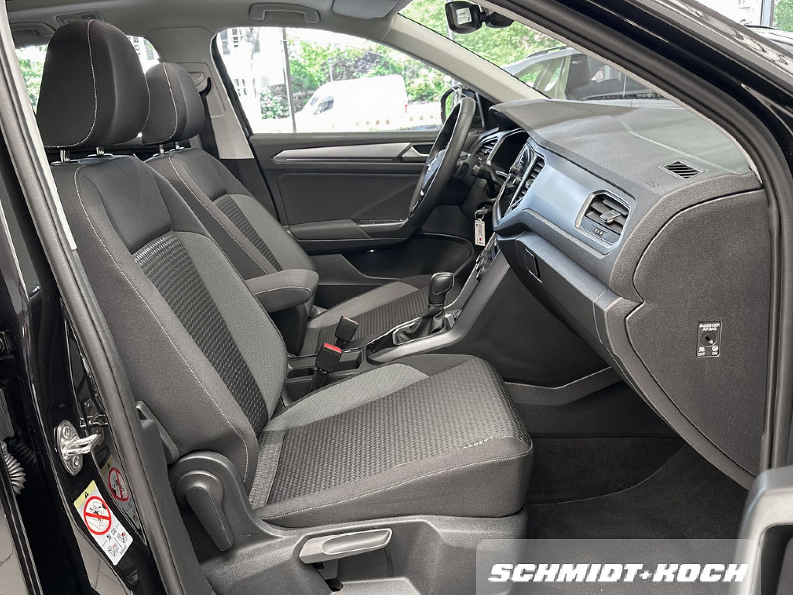 Volkswagen T-Roc 1.5 TSI R-LINE - Samsaru's Car Outlet