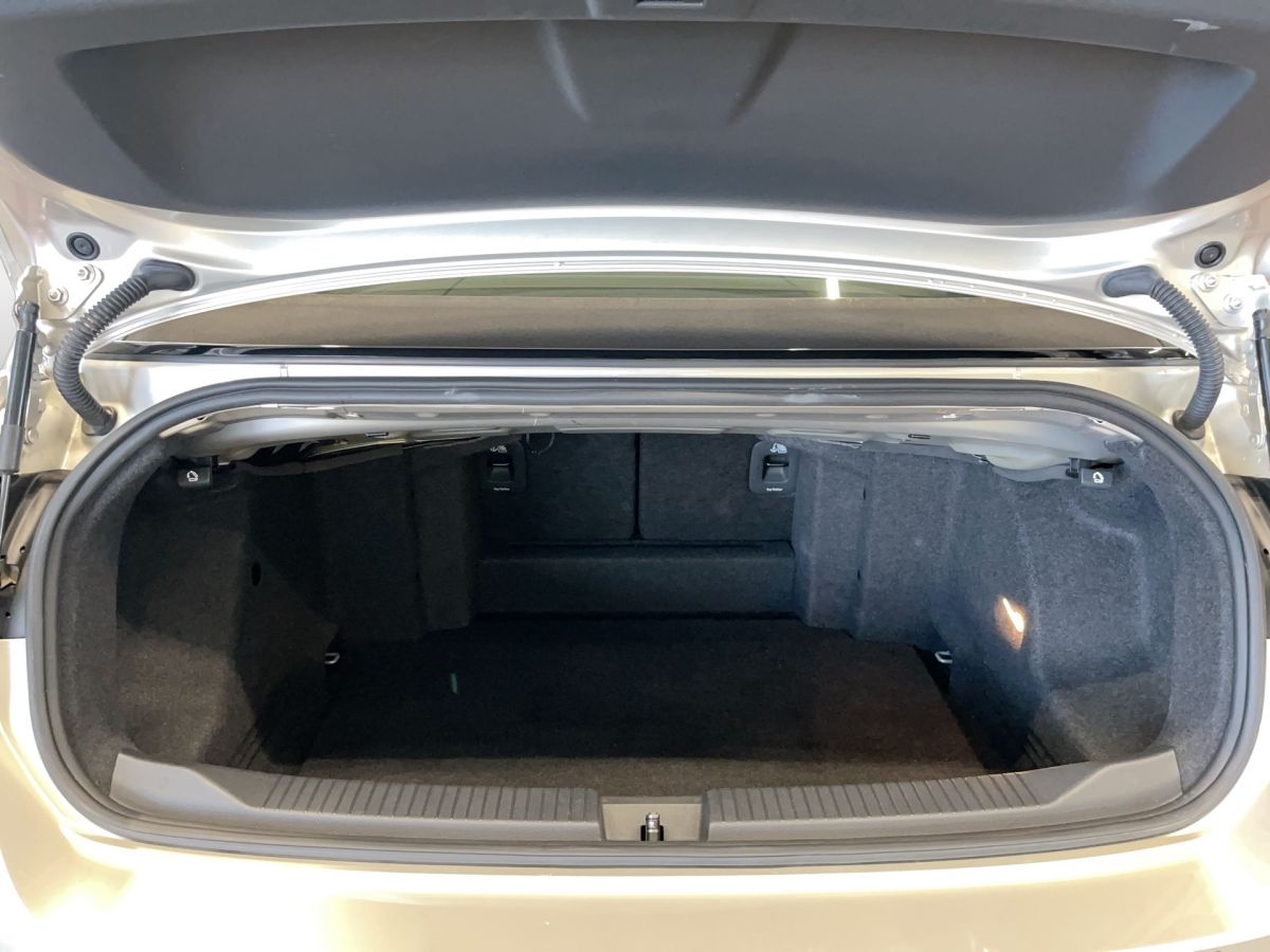 Volkswagen T-Roc 1.5 TSI DSG Style - Samsaru's Car Outlet