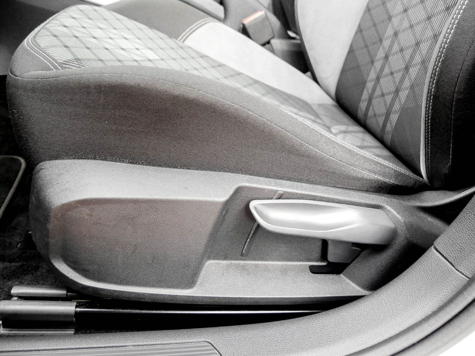 Volkswagen Taigo R-Line D - Samsaru's Car Outlet