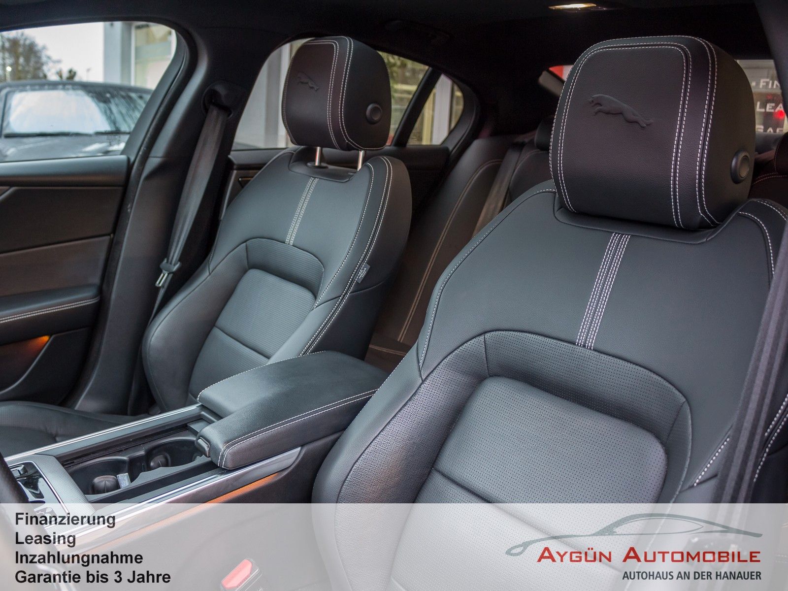 Jaguar XE D200 RWD R-Dynamic Black*ACC*AHK*HUD*Pano*