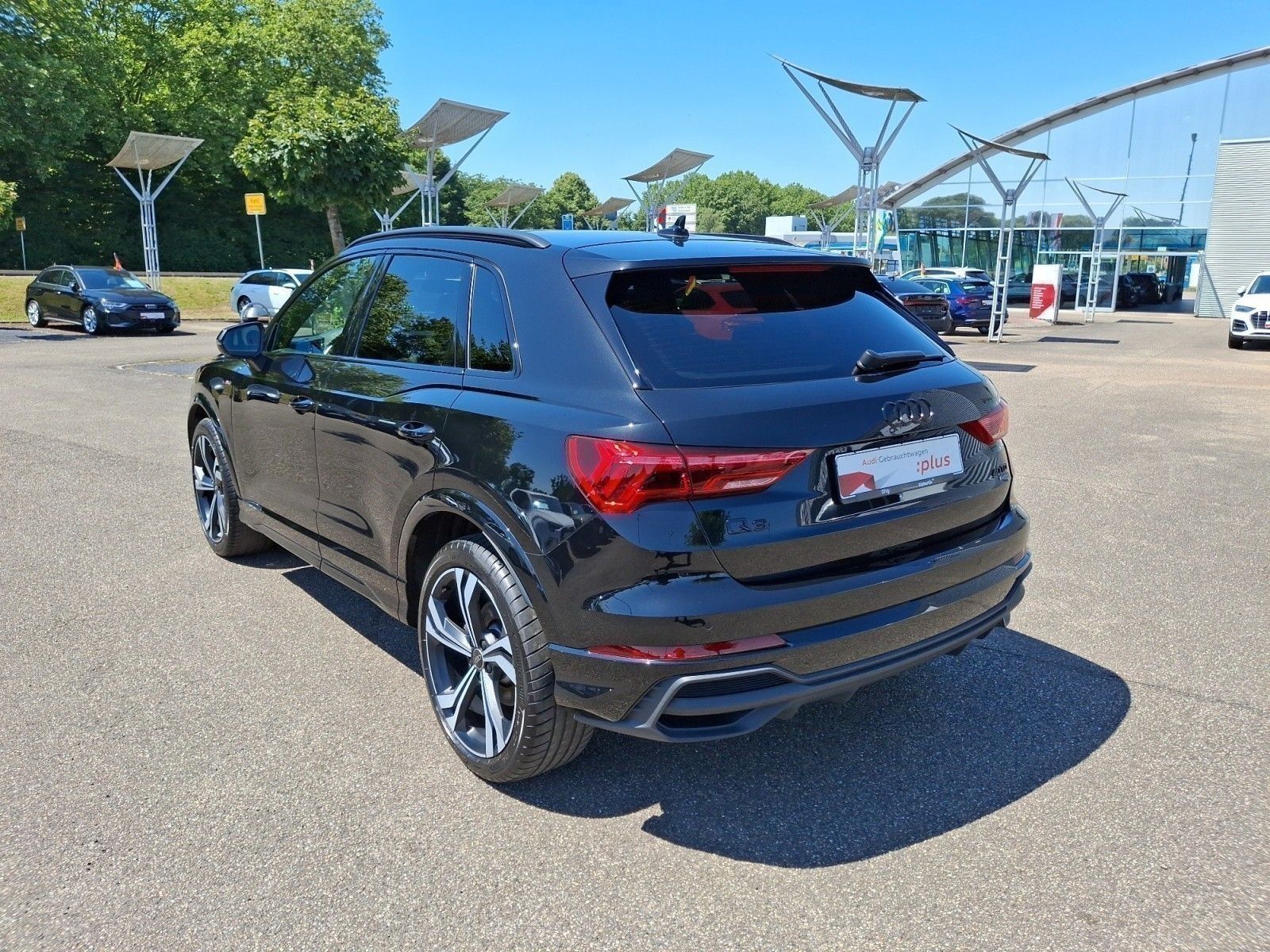Audi Q3 40TDI quattro S tronic S line AHK ACCAssist M