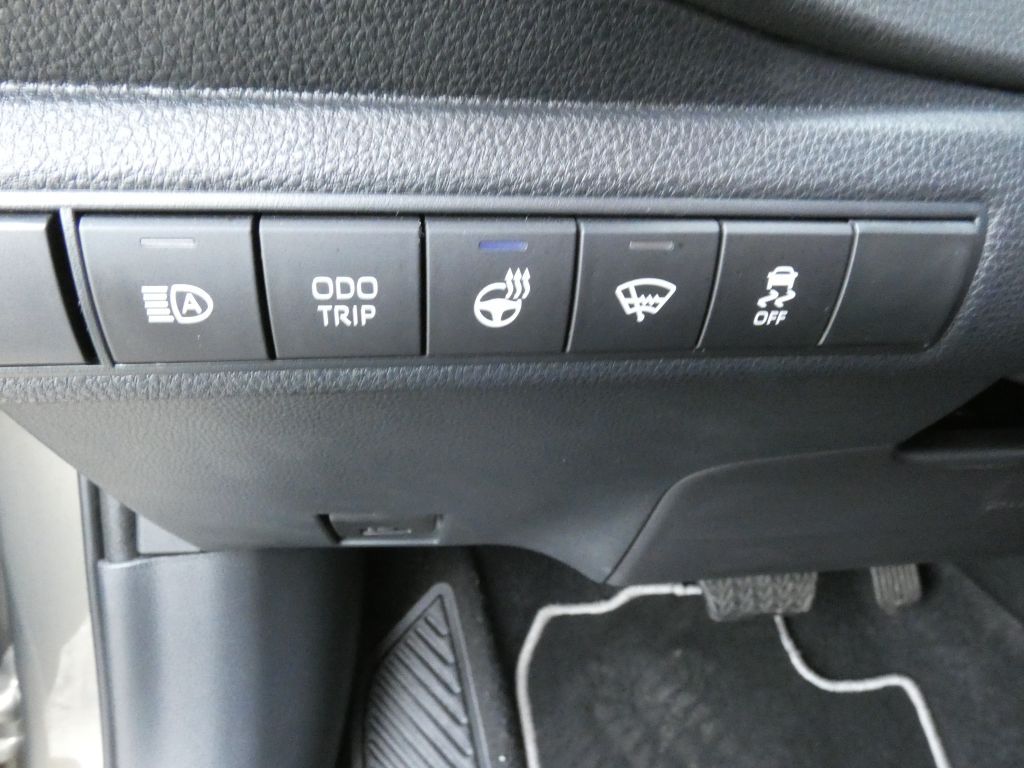 Toyota Corolla 2.0 Hybrid Lounge*Matrix LED+Navi+SHZ