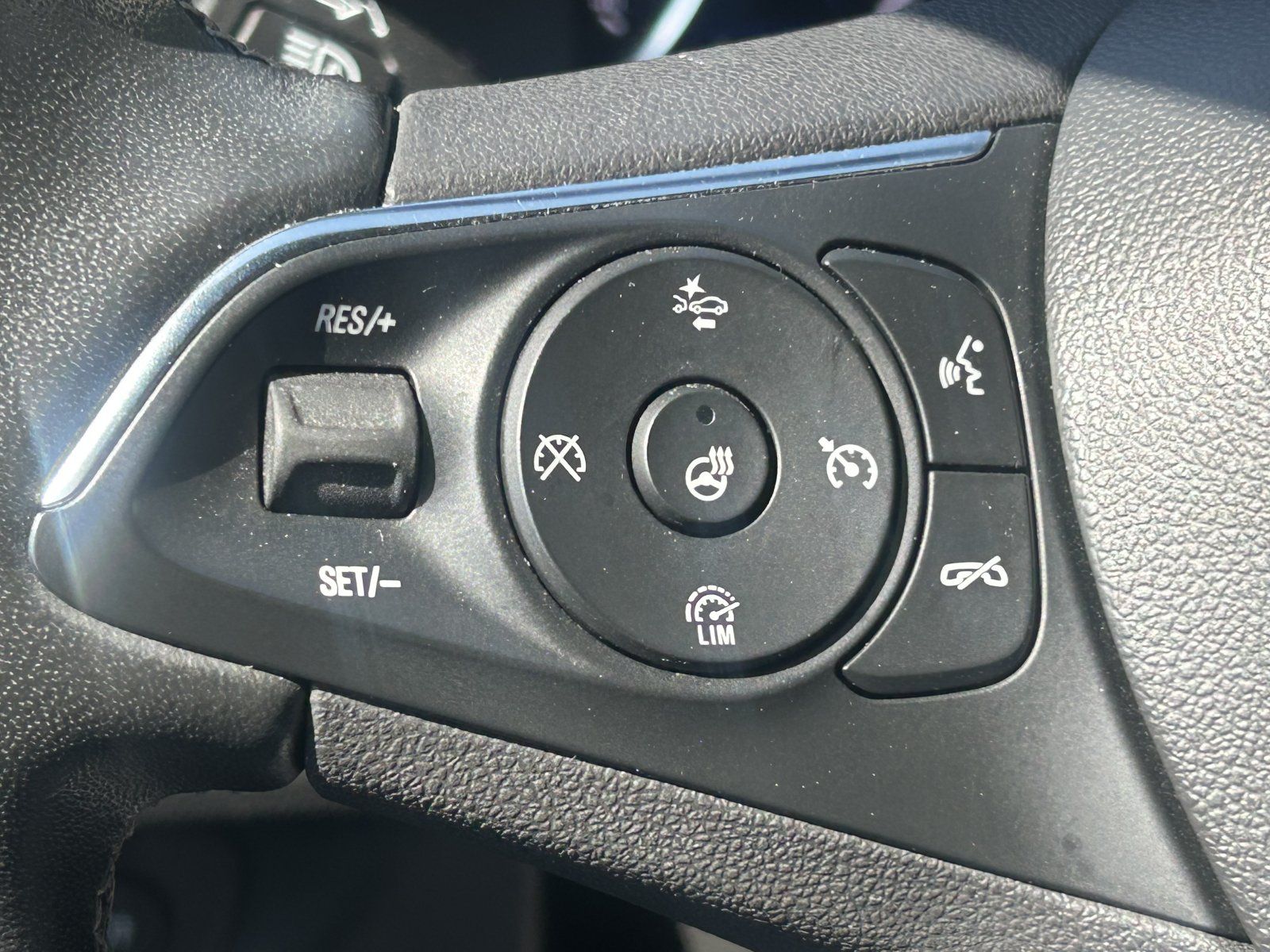 Opel Insignia 2.0 CDTI Business - Samsaru's Car Outlet