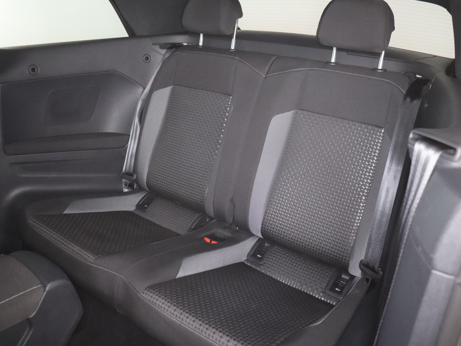 Volkswagen T-Roc 1.0 TSI - Samsaru's Car Outlet