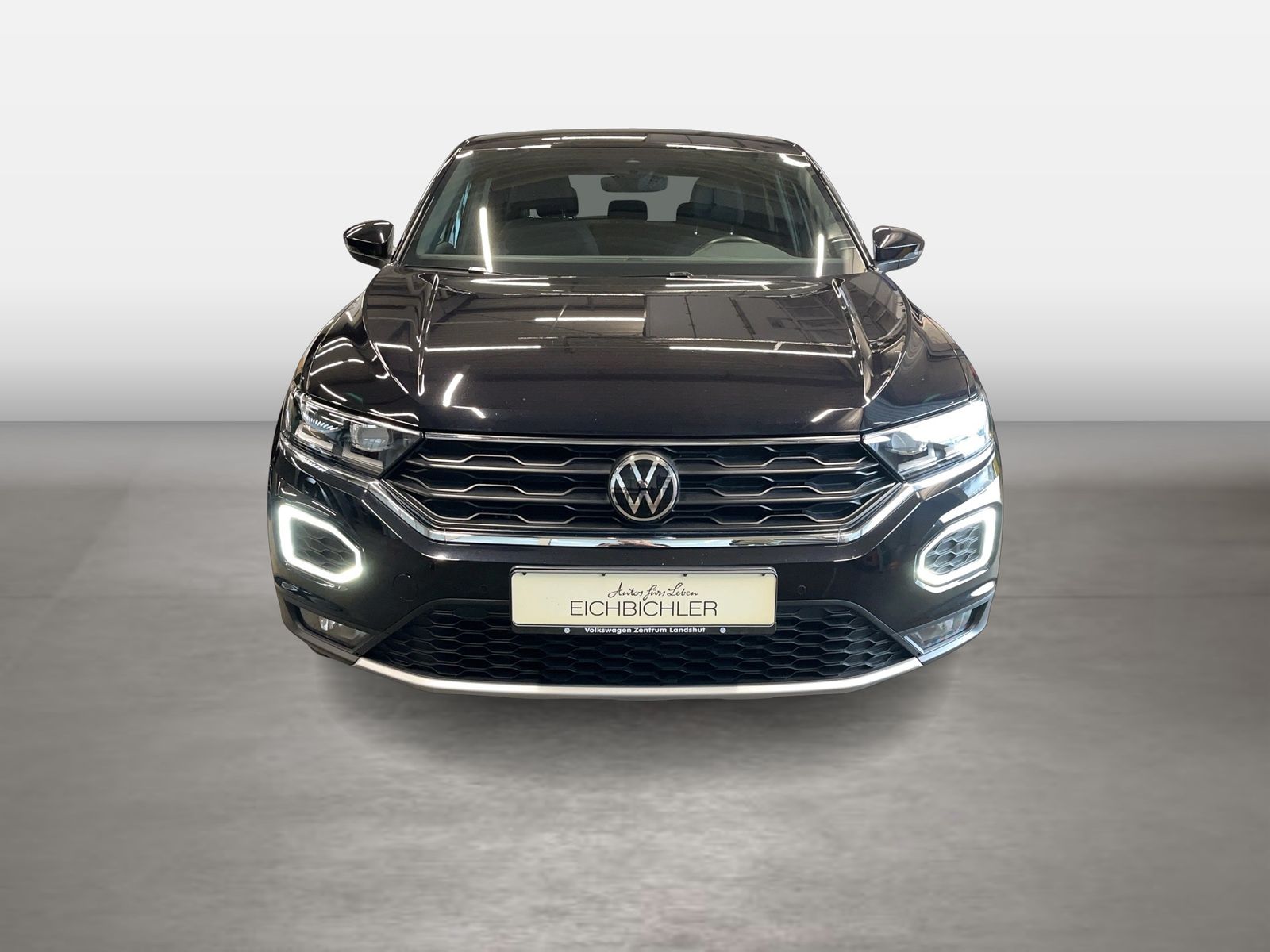 Volkswagen T-Roc 1.5 TSI Sport - Samsaru's Car Outlet