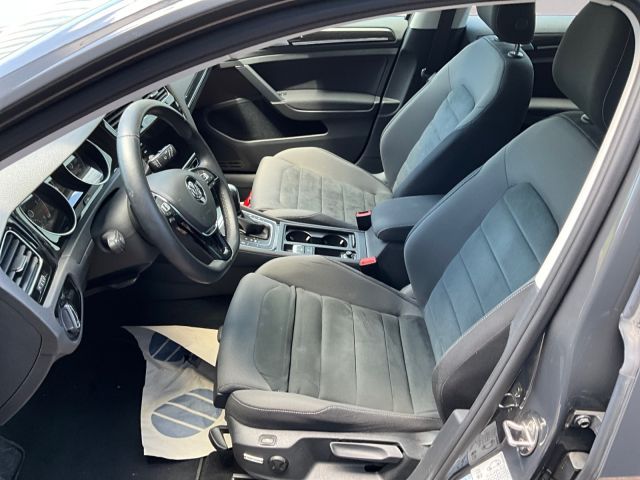 Volkswagen Golf Variant 2.0 TDI SCR DSG Highline - Samsaru's Car Outlet