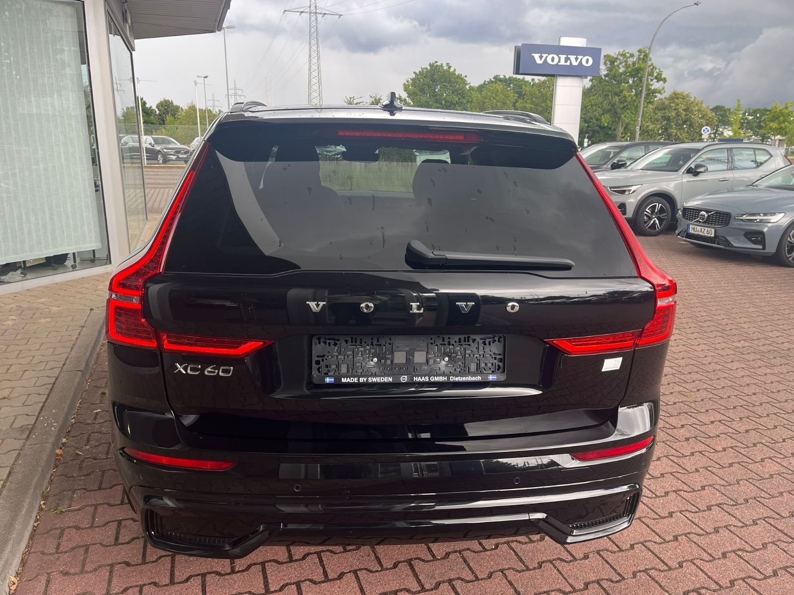 Volvo XC60 T6 AWD Recharge Plus Dark - Samsaru's Car Outlet