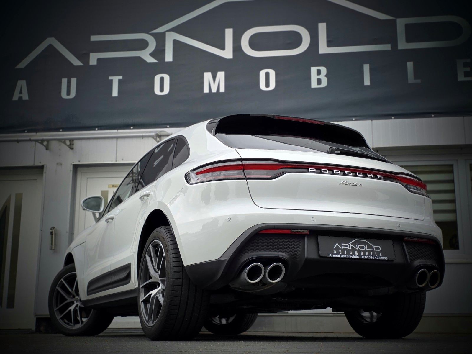 Porsche Macan - Samsaru's Car Outlet