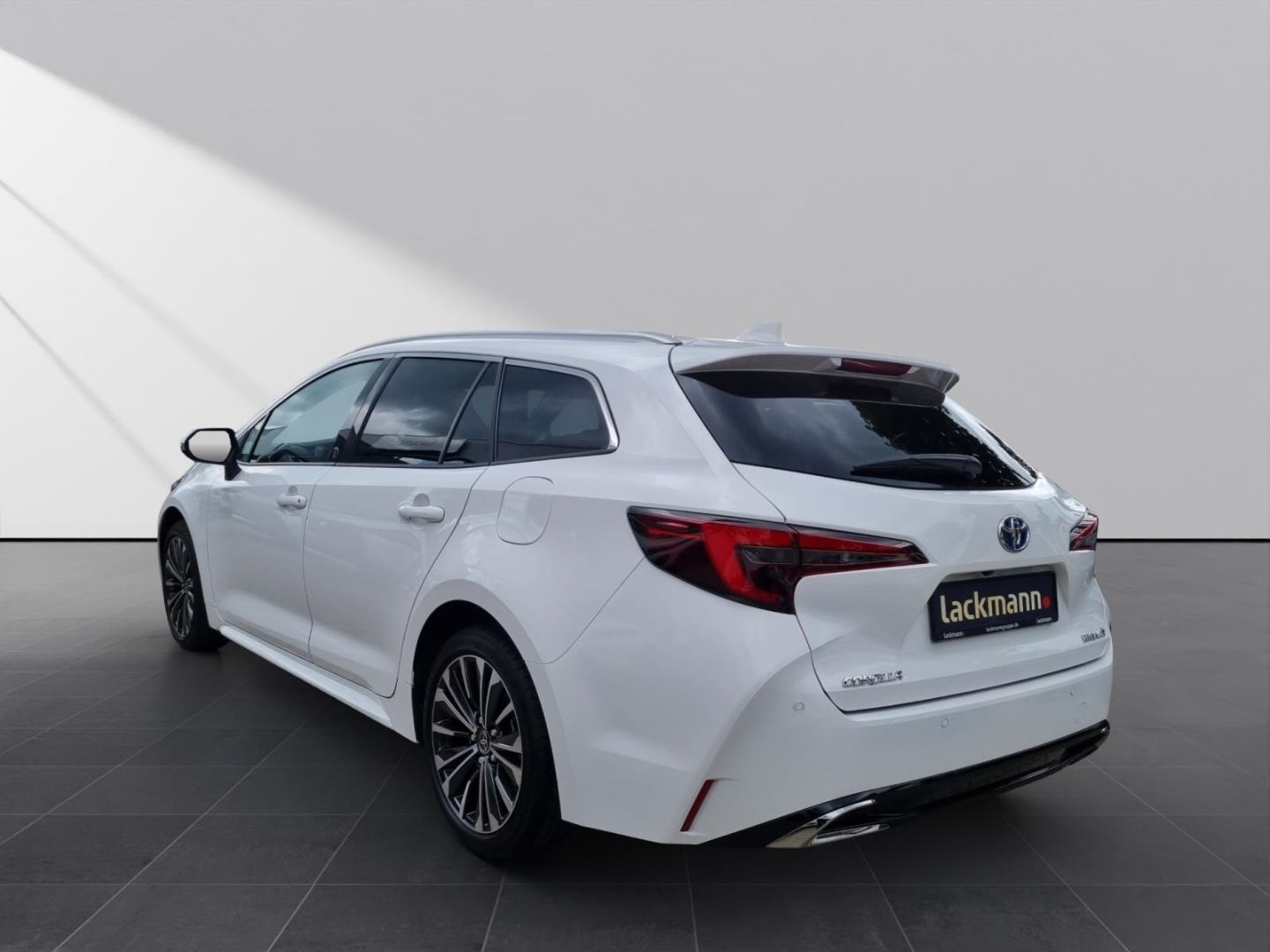 Toyota Corolla TS 1.8 Hybrid Team - Samsaru's Car Outlet