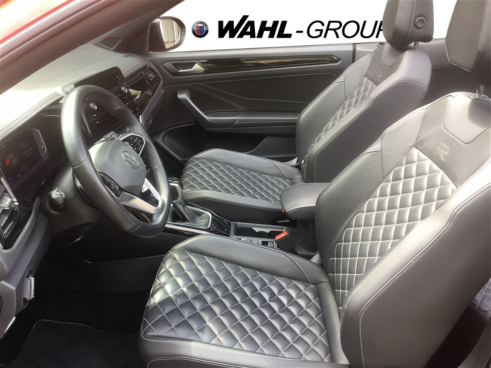 Volkswagen T-Roc CABRIO 1.5 TSI R-LINE - Samsaru's Car Outlet