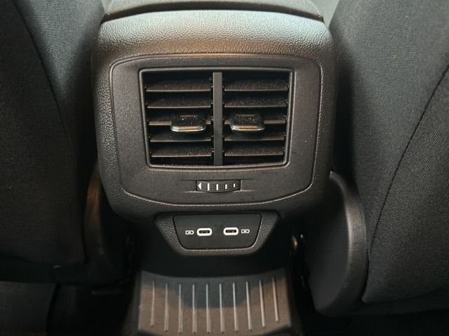 Volkswagen T-Roc Life 1.0 TSI - Samsaru's Car Outlet