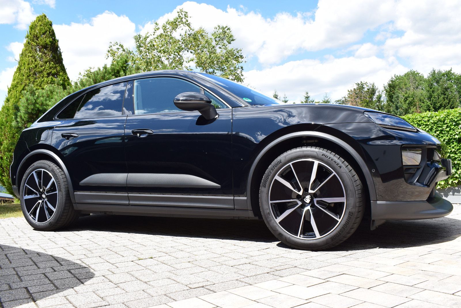 Porsche Macan Electric - Samsaru's Car Outlet