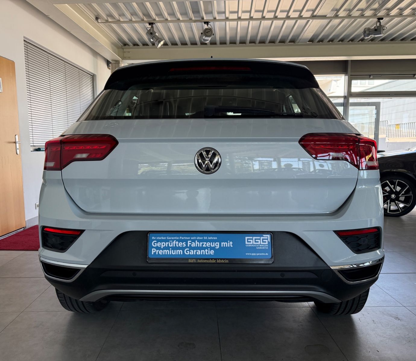 Volkswagen T-Roc Style 4Motion - Samsaru's Car Outlet