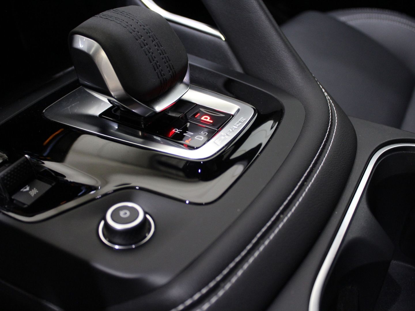 Jaguar E-Pace R-Dynamic SE AWD D200 Mild-Hybrid EU6d