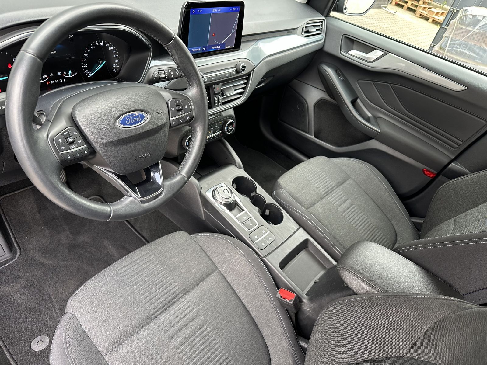 Ford Focus Turnier 2.0 EB Aut. Active - Samsaru's Car Outlet