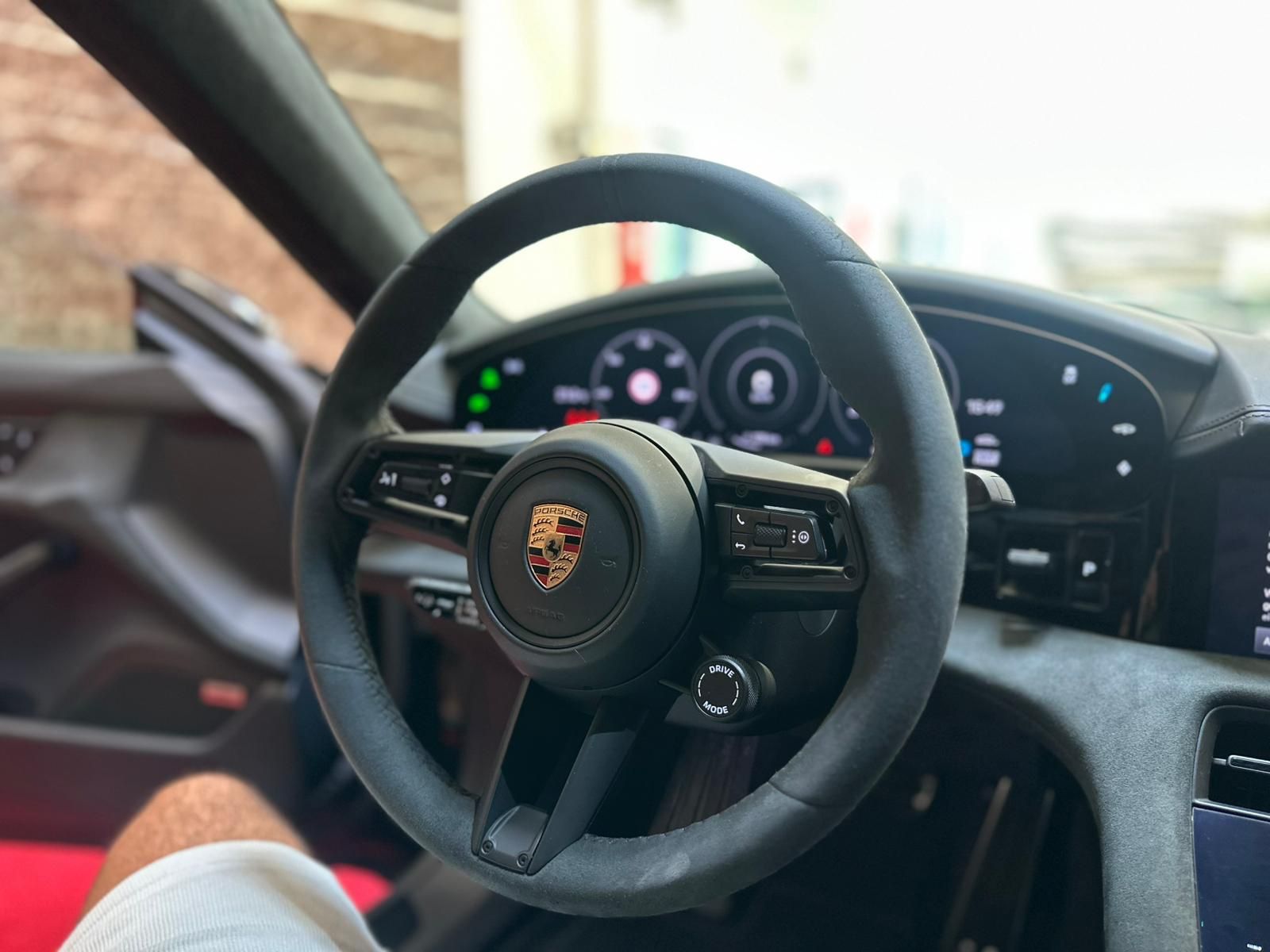Porsche TAYCAN GTS FULL OPTION BEIFAHRER DISPLAY
