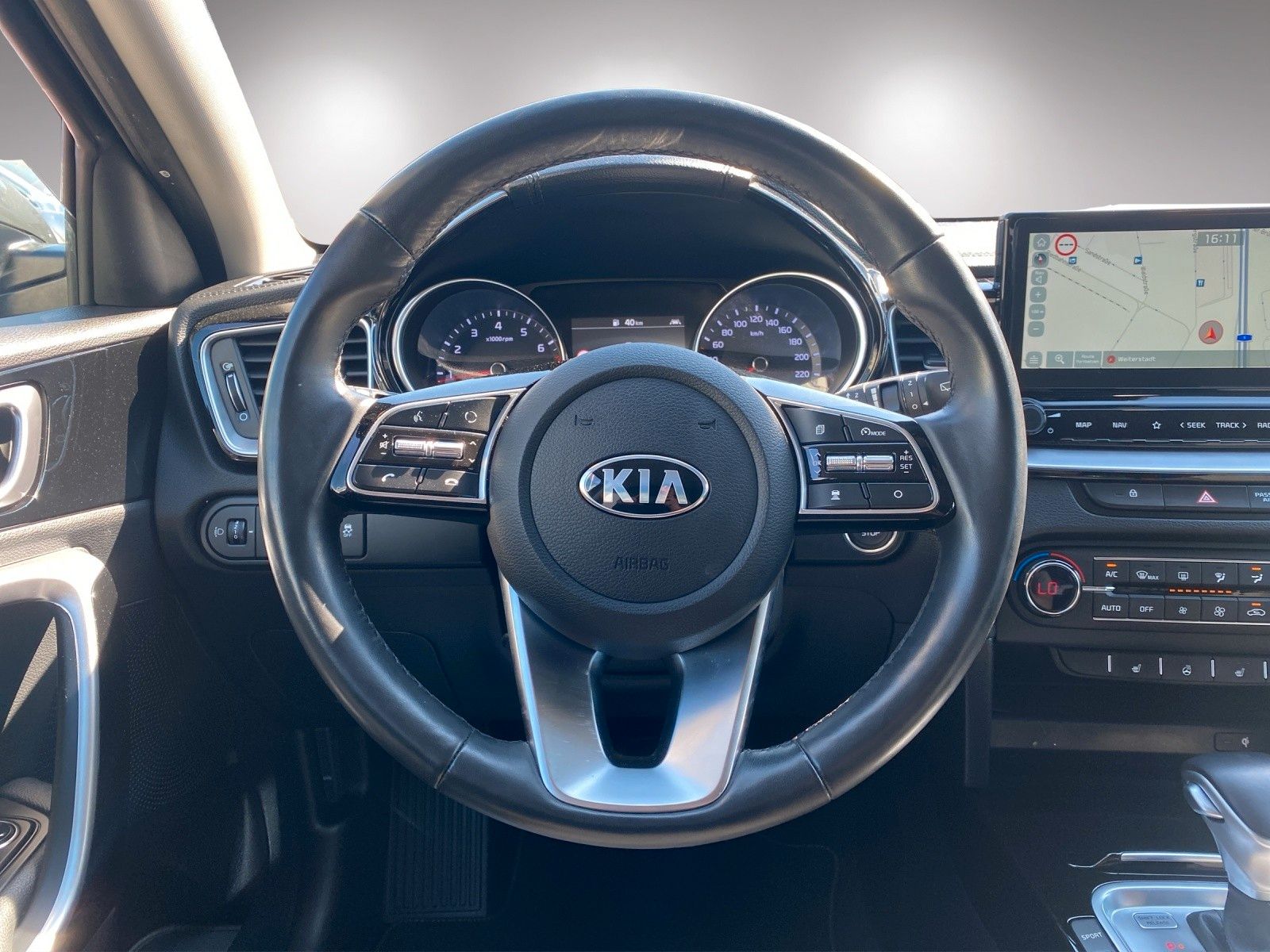 Kia CEED 1.4T DCT SPIRIT - Samsaru's Car Outlet