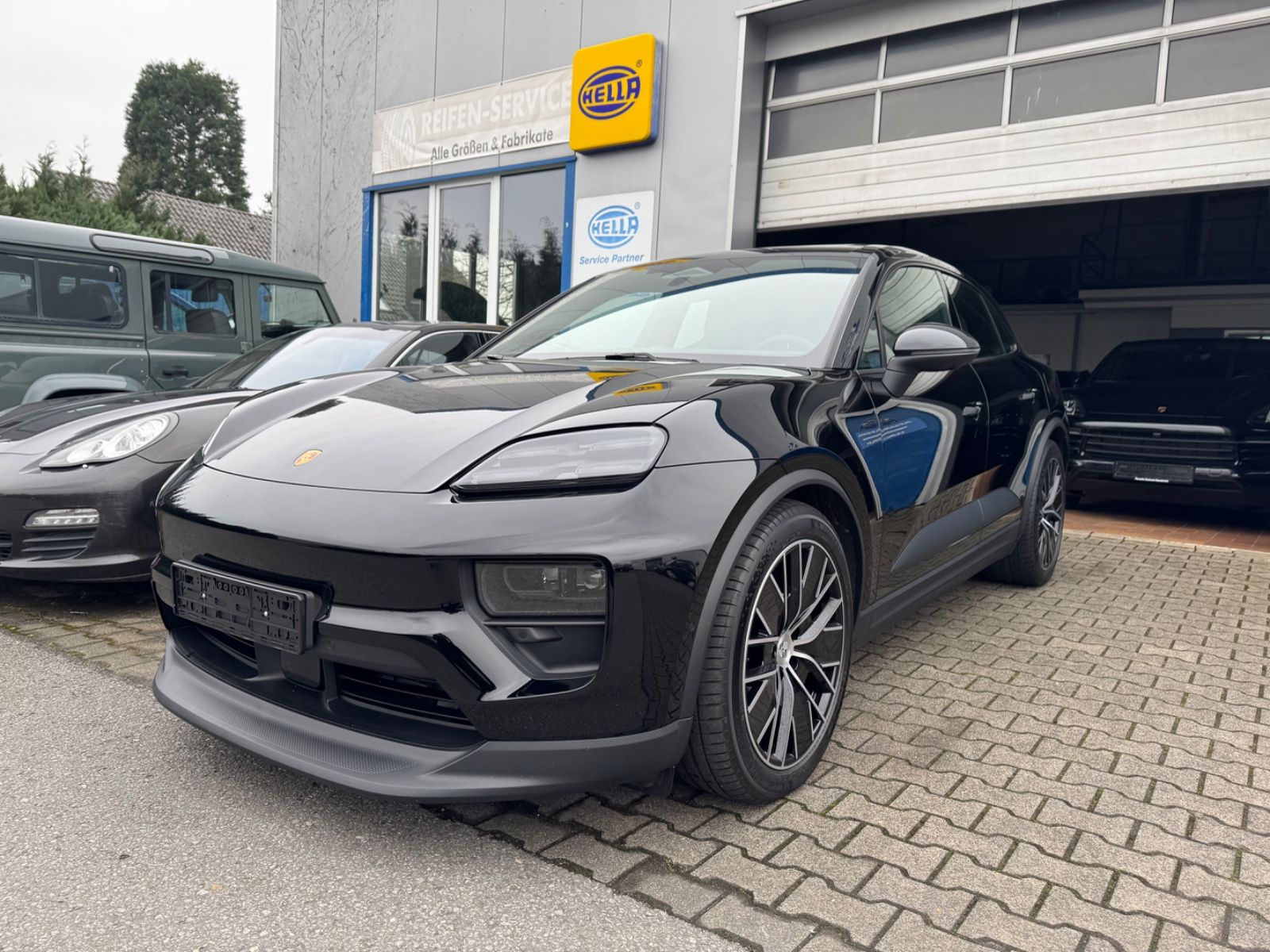 Porsche Macan 4*DISTRONIK ACC*LUFTFEDERUNG*PANORAMA*21Z