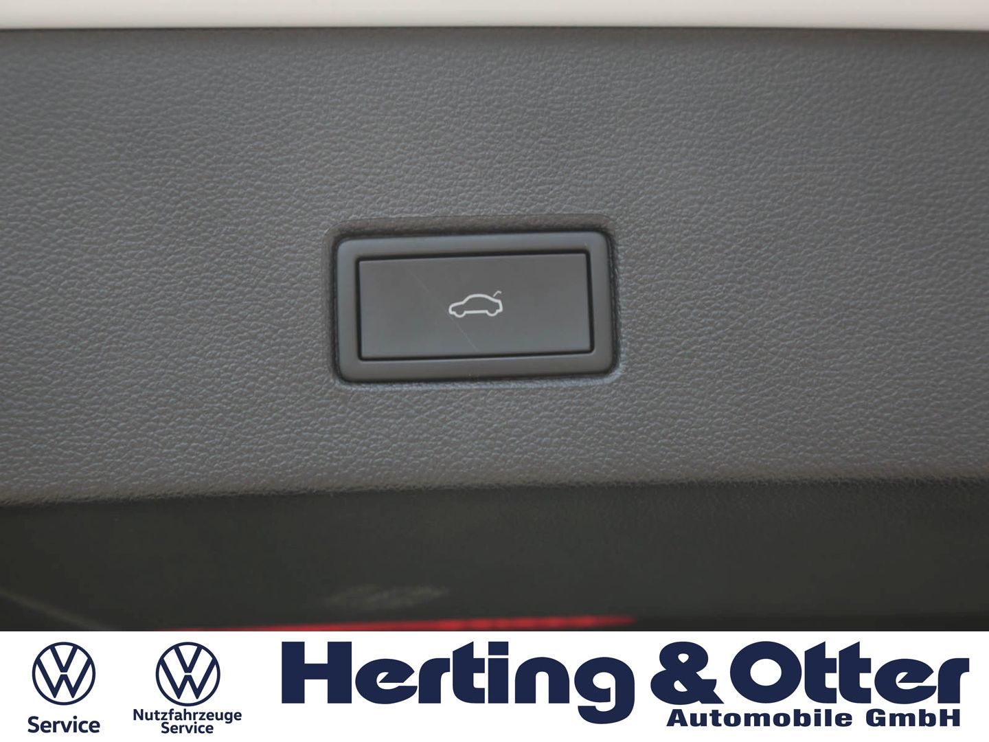 Volkswagen T-Roc R-Line - Samsaru's Car Outlet