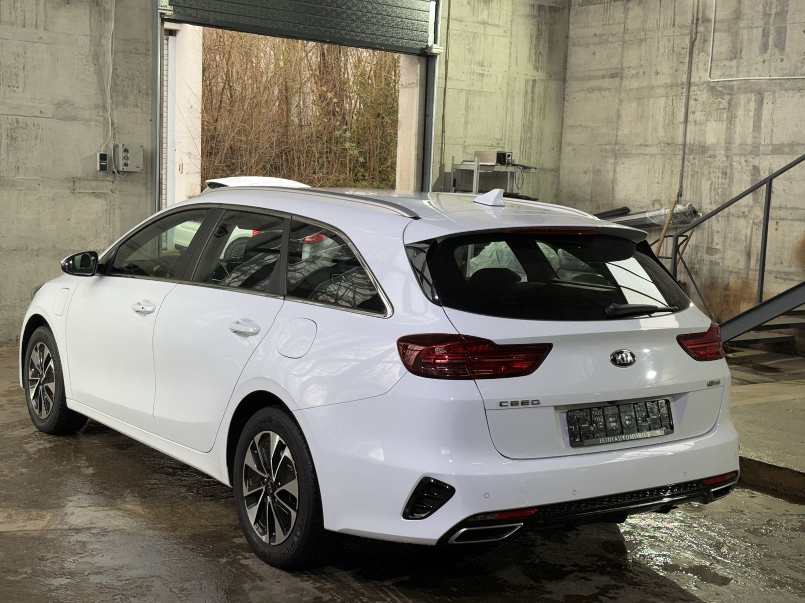 Kia Ceed Plug-in Hybrid Vision - Samsaru's Car Outlet