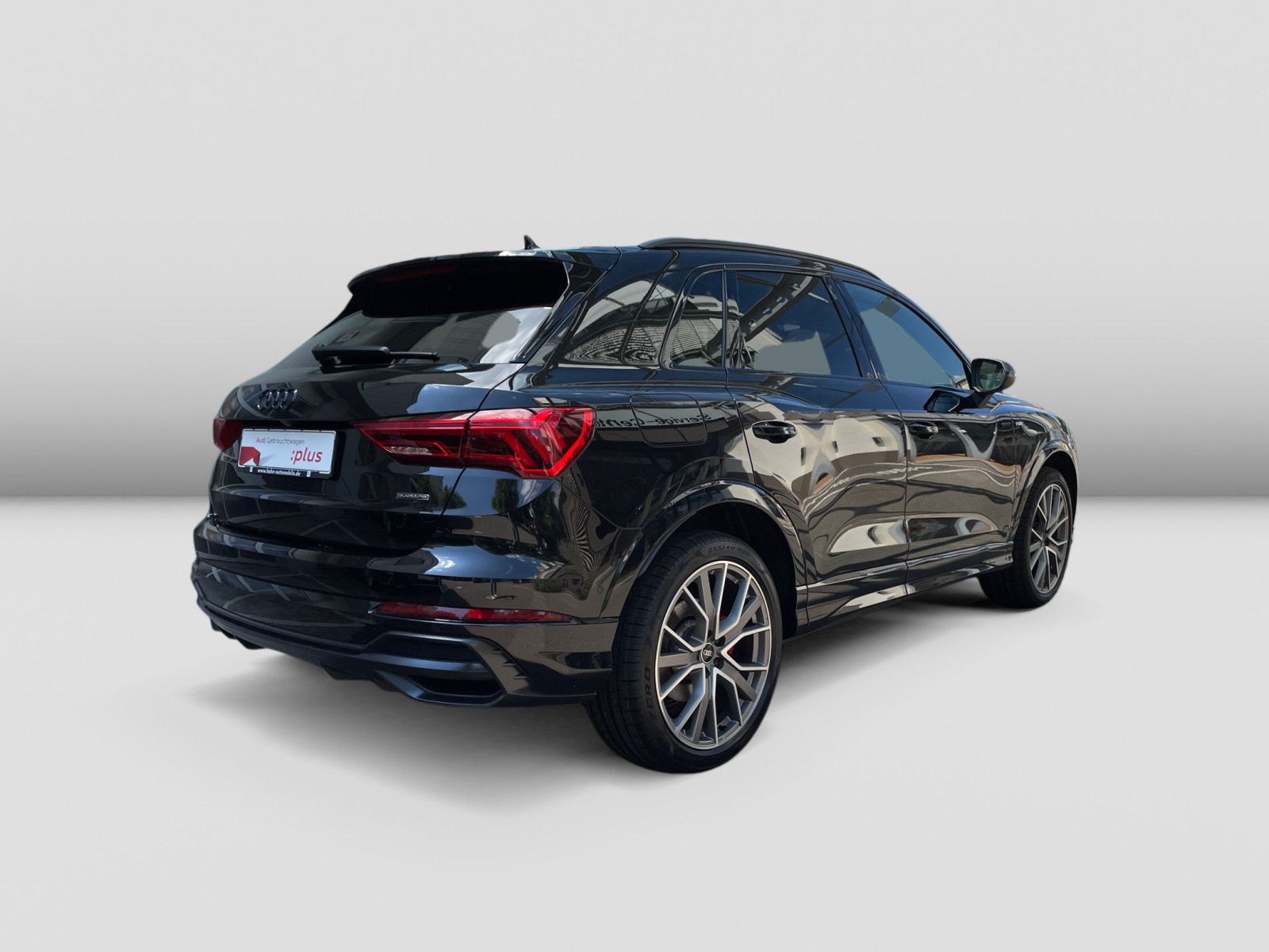Audi Q3 40TDI quattro S-line - Samsaru's Car Outlet