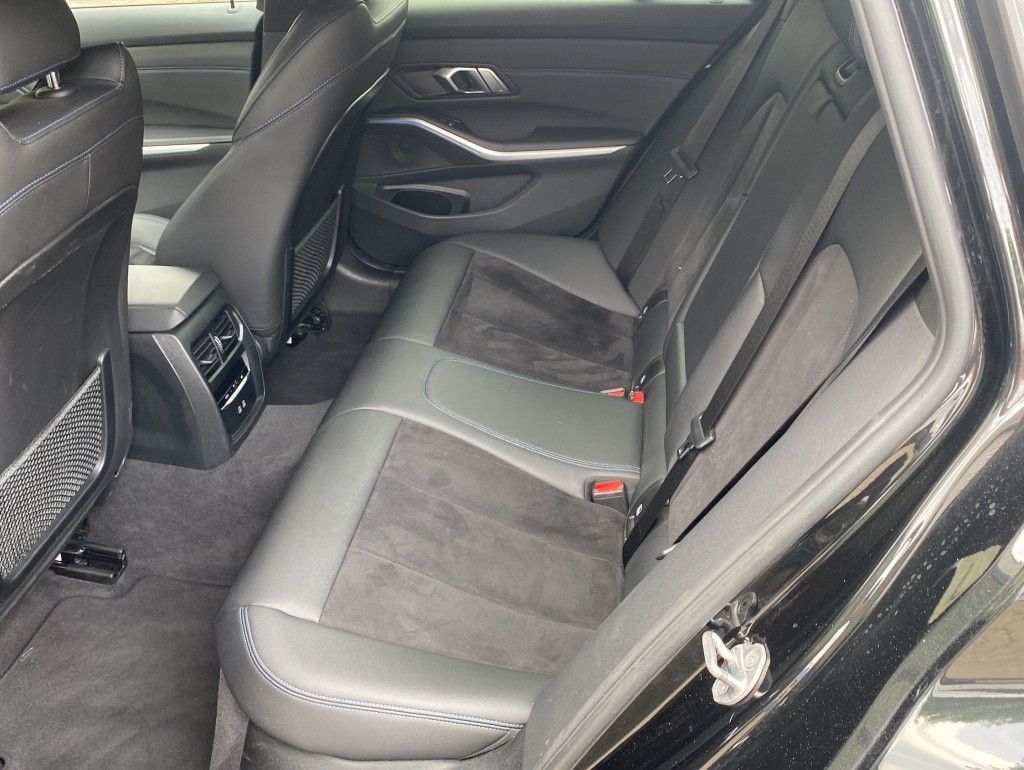 BMW 330 e M Sport Pro - Samsaru's Car Outlet