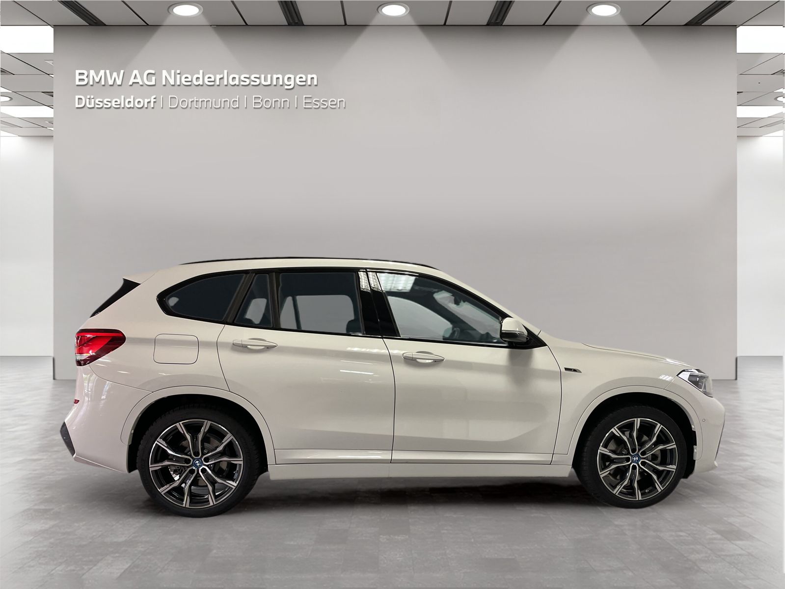 BMW X1 xDrive25e M Sport - Samsaru's Car Outlet