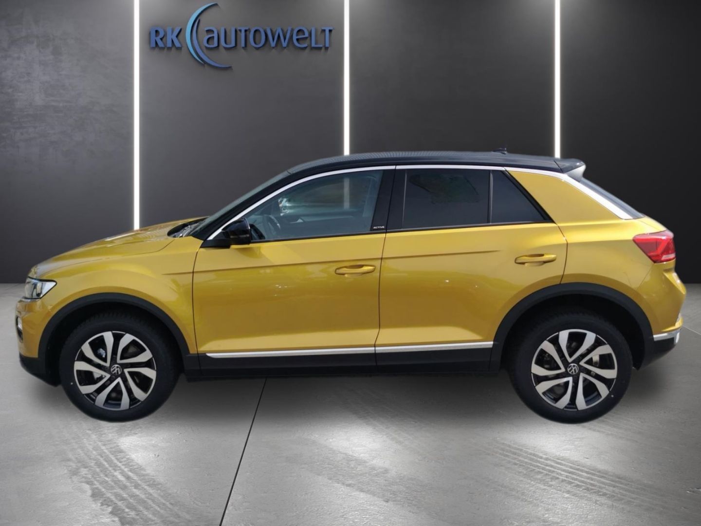 Volkswagen T-Roc Active 1.5 TSI DSG - Samsaru's Car Outlet