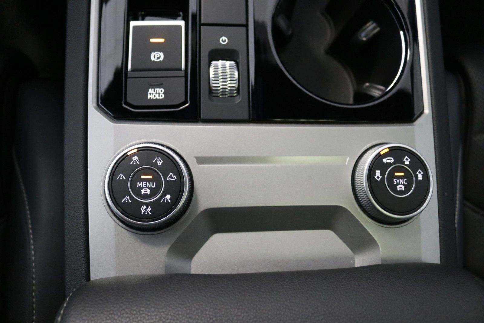 Volkswagen Touareg 2x R-Line Black - Samsaru's Car Outlet