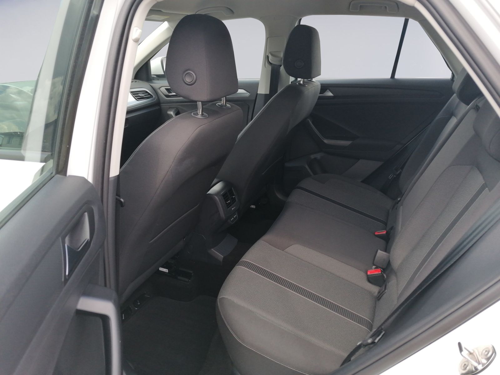 Volkswagen T-Roc 1.0 TSI Life - Samsaru's Car Outlet