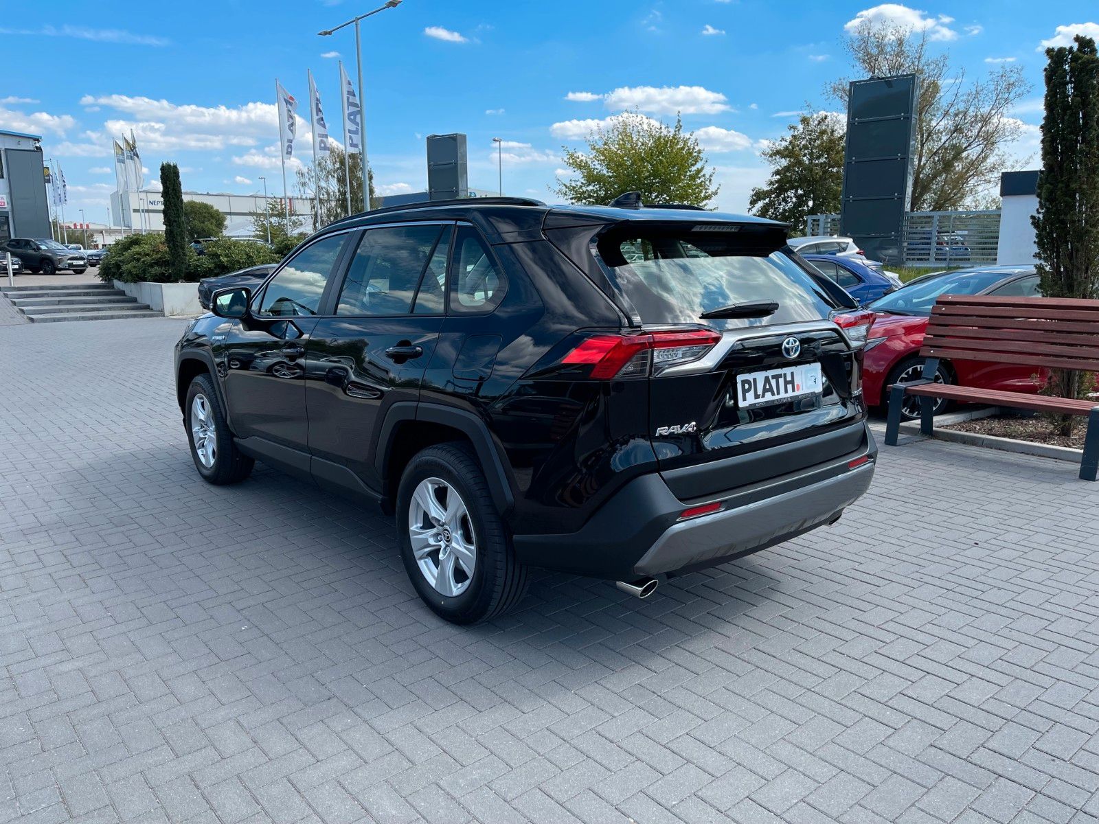 Toyota RAV 4 RAV4 Hybrid 4x2 Business Edition - Samsaru's Car Outlet