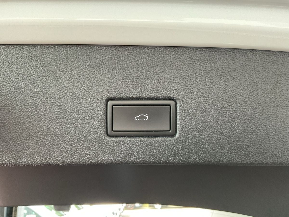 Volkswagen T-Roc 1.5 TSI DSG Active - Samsaru's Car Outlet