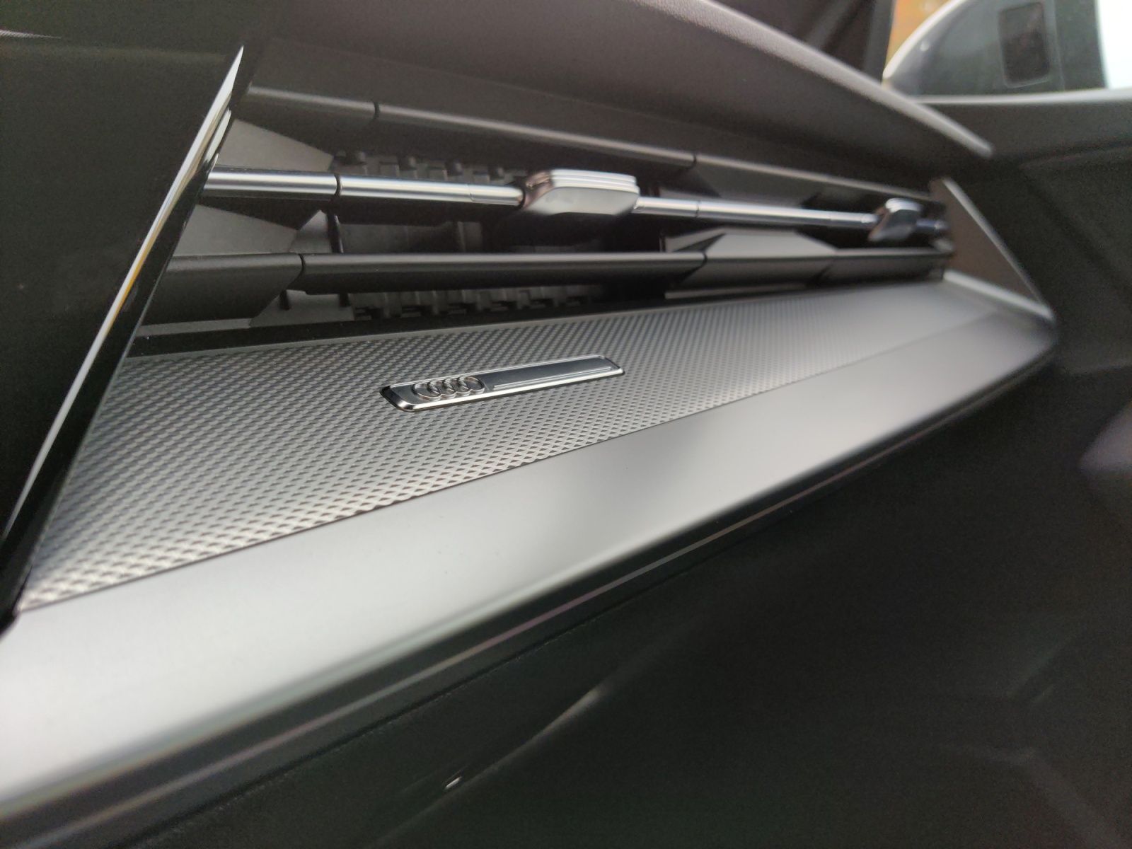 Audi A3 Sportback 45 TFSIe s troni S line MATRIX/NAVI