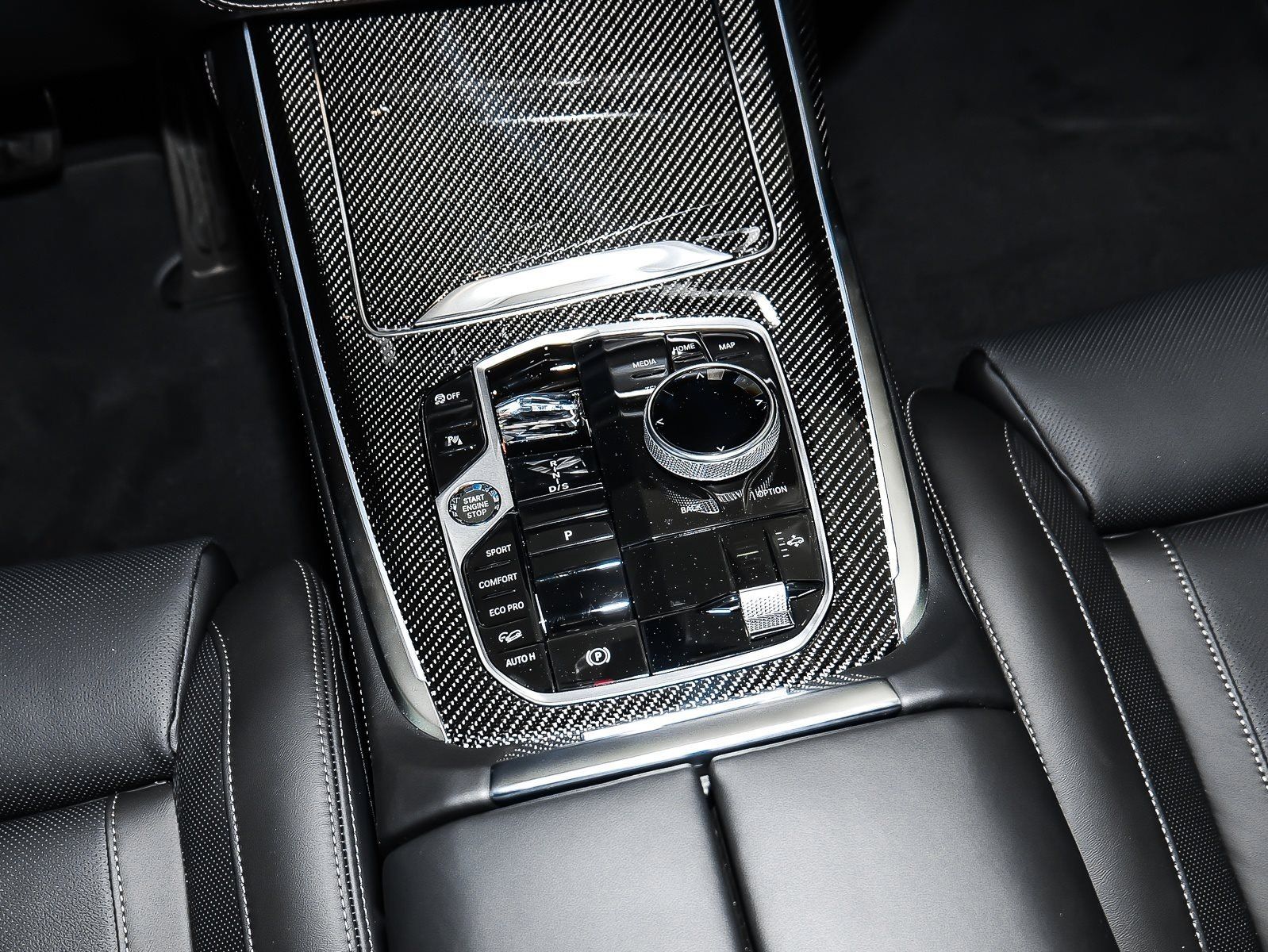 BMW X7 xDrive40d M SPORT PRO+AHK+PANO+HUD+UVM