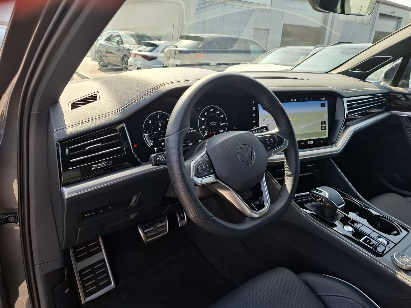 Volkswagen Touareg 3.0TDI 4M R-Line VOLL Black 22" UPE 114T