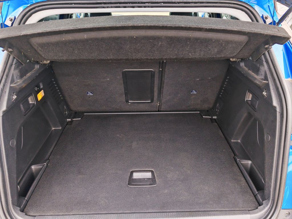 Peugeot 3008 PureTech EAT8 ALLURE PACK TOP - Samsaru's Car Outlet
