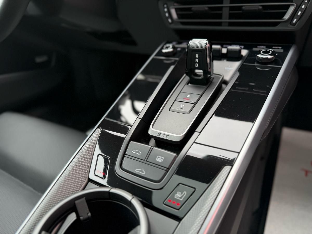 Porsche 911 Turbo - Samsaru's Car Outlet