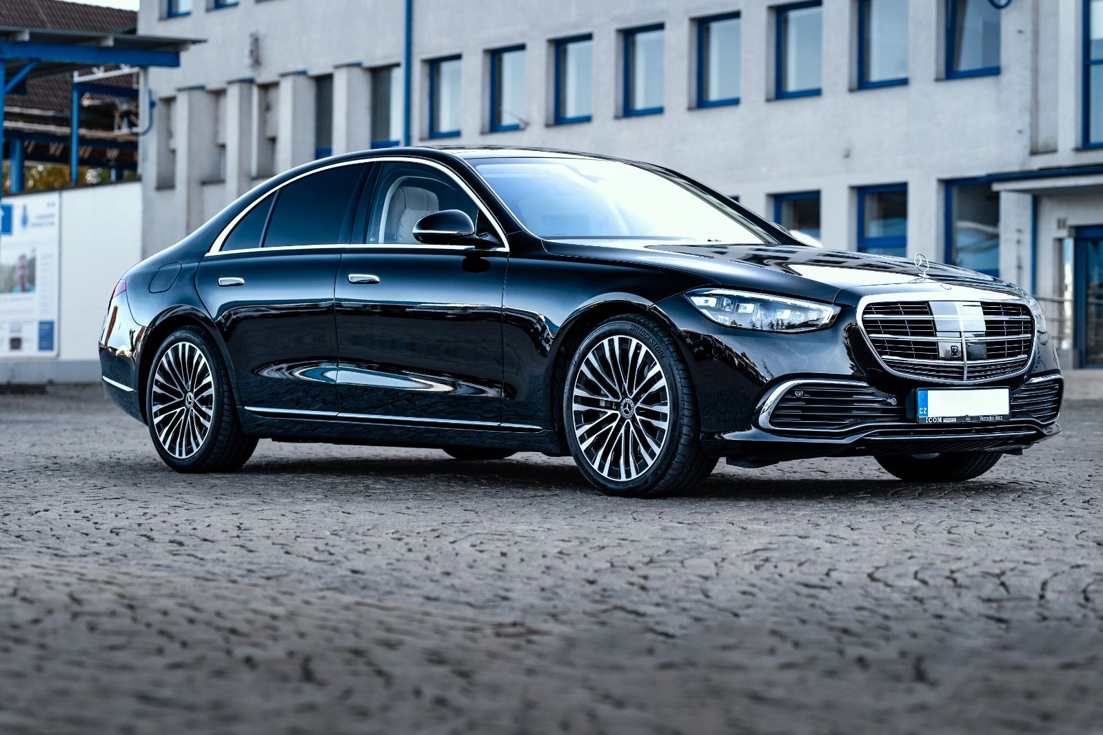 Mercedes-Benz S 580 4Matic - Samsaru's Car Outlet