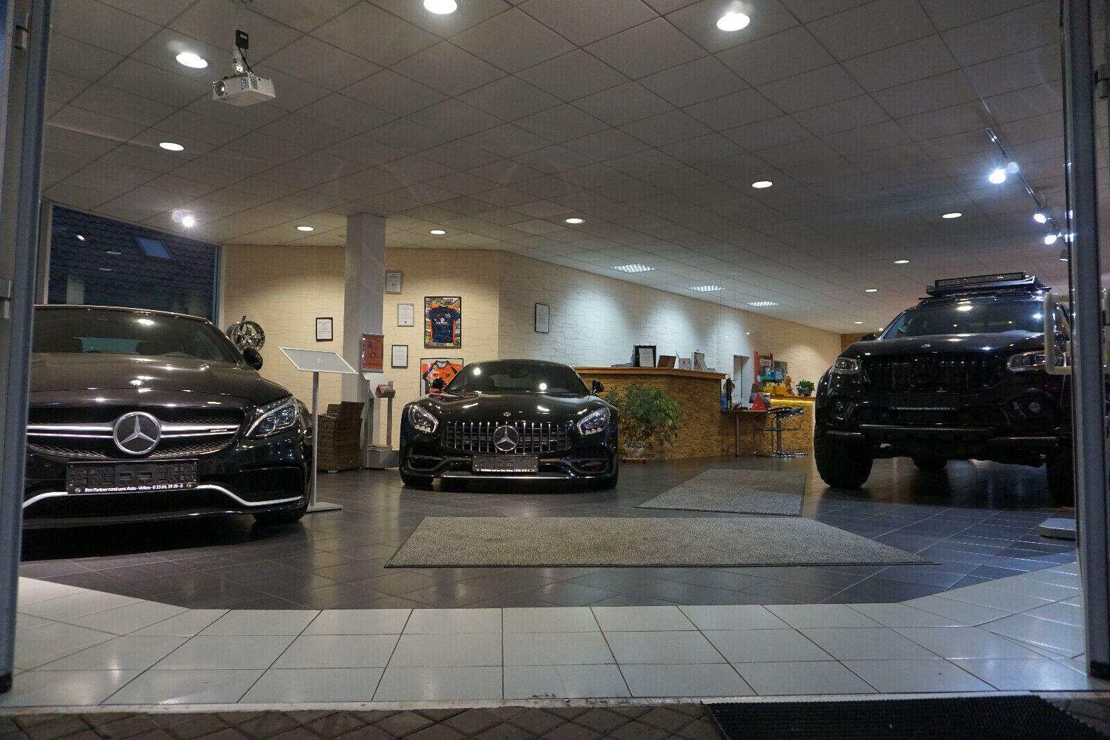 Volvo XC 90 T8 ULTRA DARK AWD - Samsaru's Car Outlet