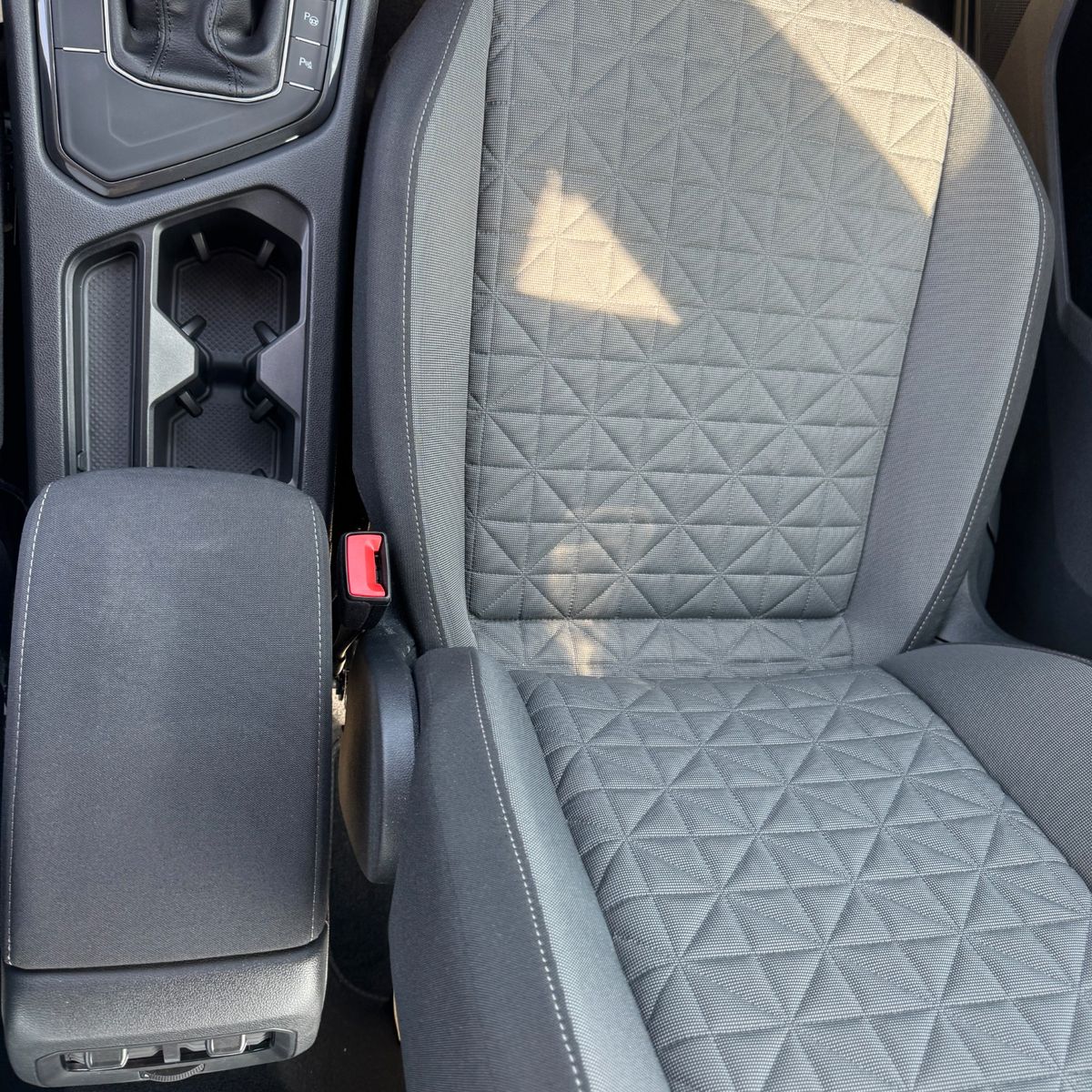Volkswagen Tiguan Life 2.0 TDI - Samsaru's Car Outlet
