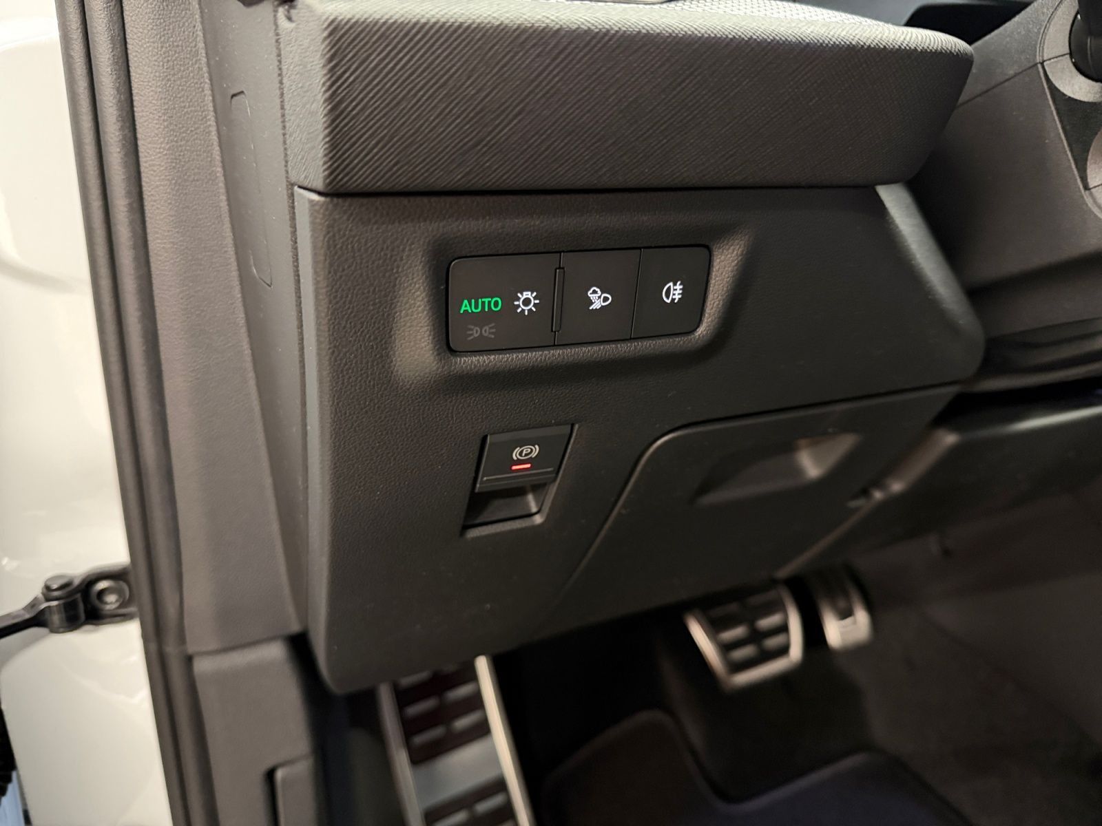 Skoda Kodiaq 1,5 TSI iV SportLine 360° AHK DCC PDC RFK
