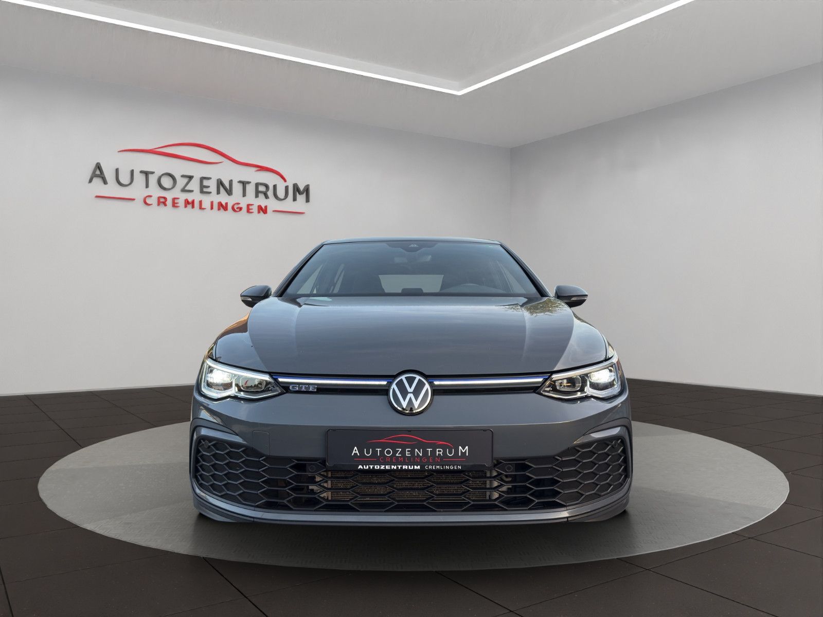 Volkswagen Golf VIII 1.4 TSI GTE DSG - Samsaru's Car Outlet