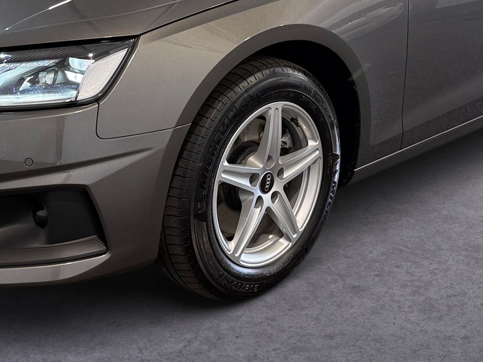 Audi A4 Avant 35 TFSI S TRONIC - Samsaru's Car Outlet