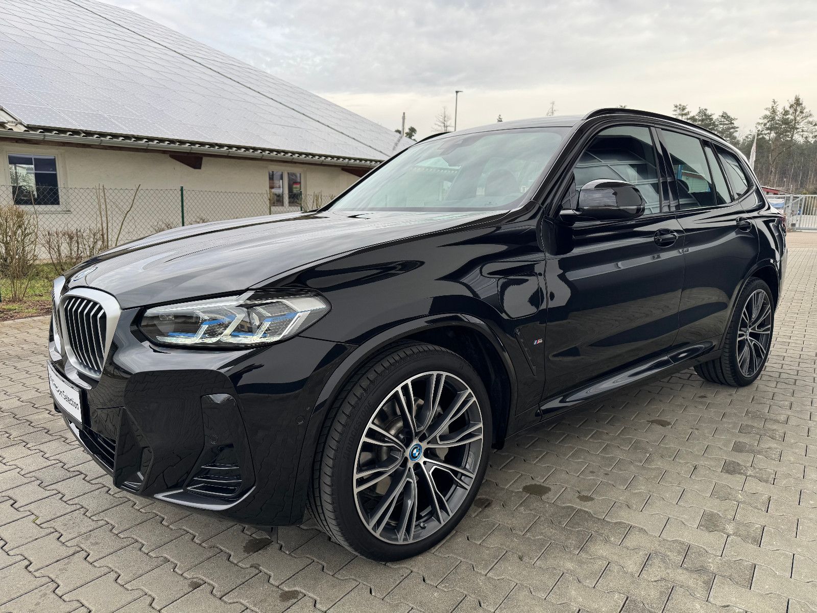 BMW X3 xDrive 30e M Sport - Samsaru's Car Outlet