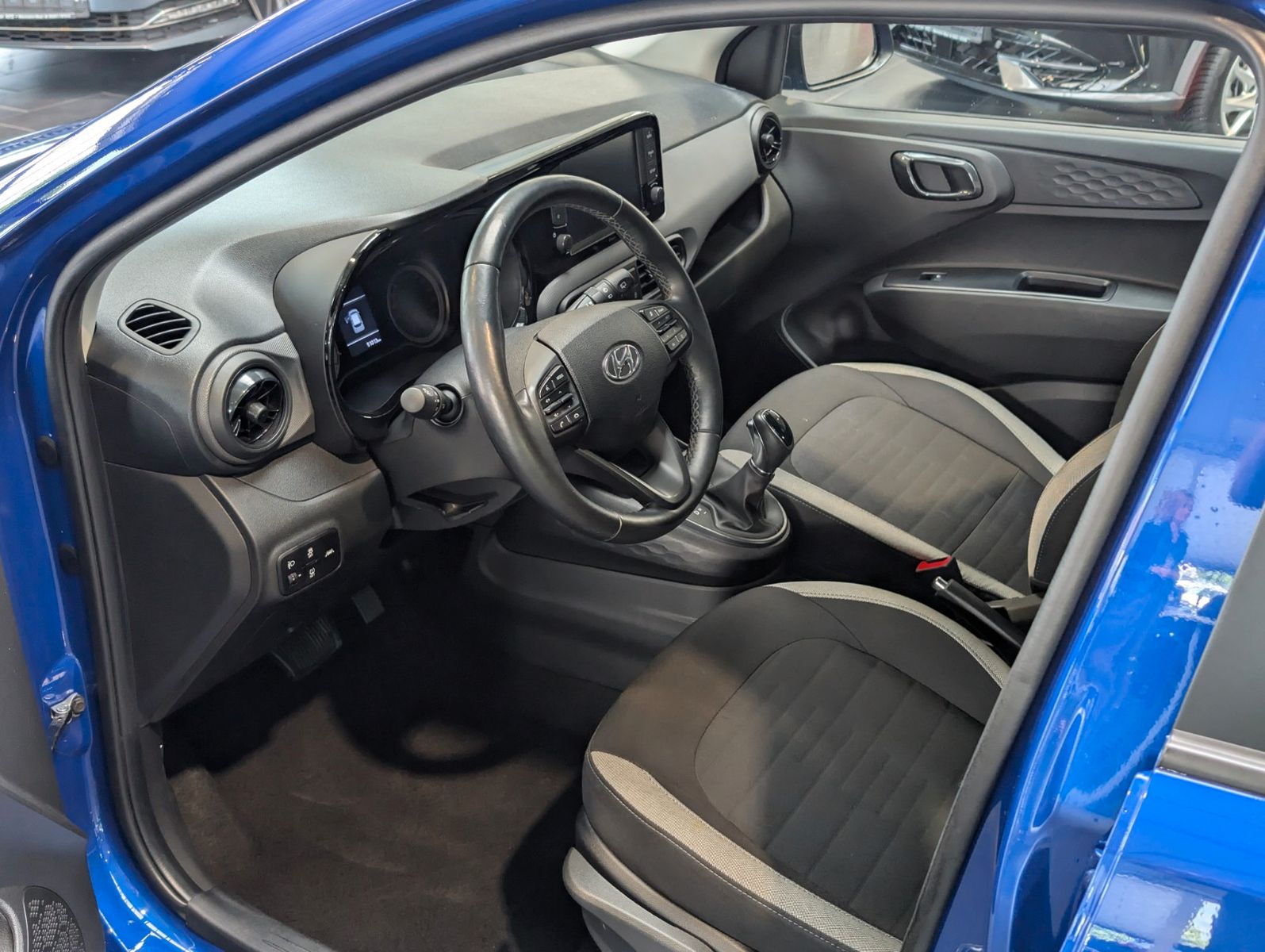 Hyundai i10 Trend - Samsaru's Car Outlet