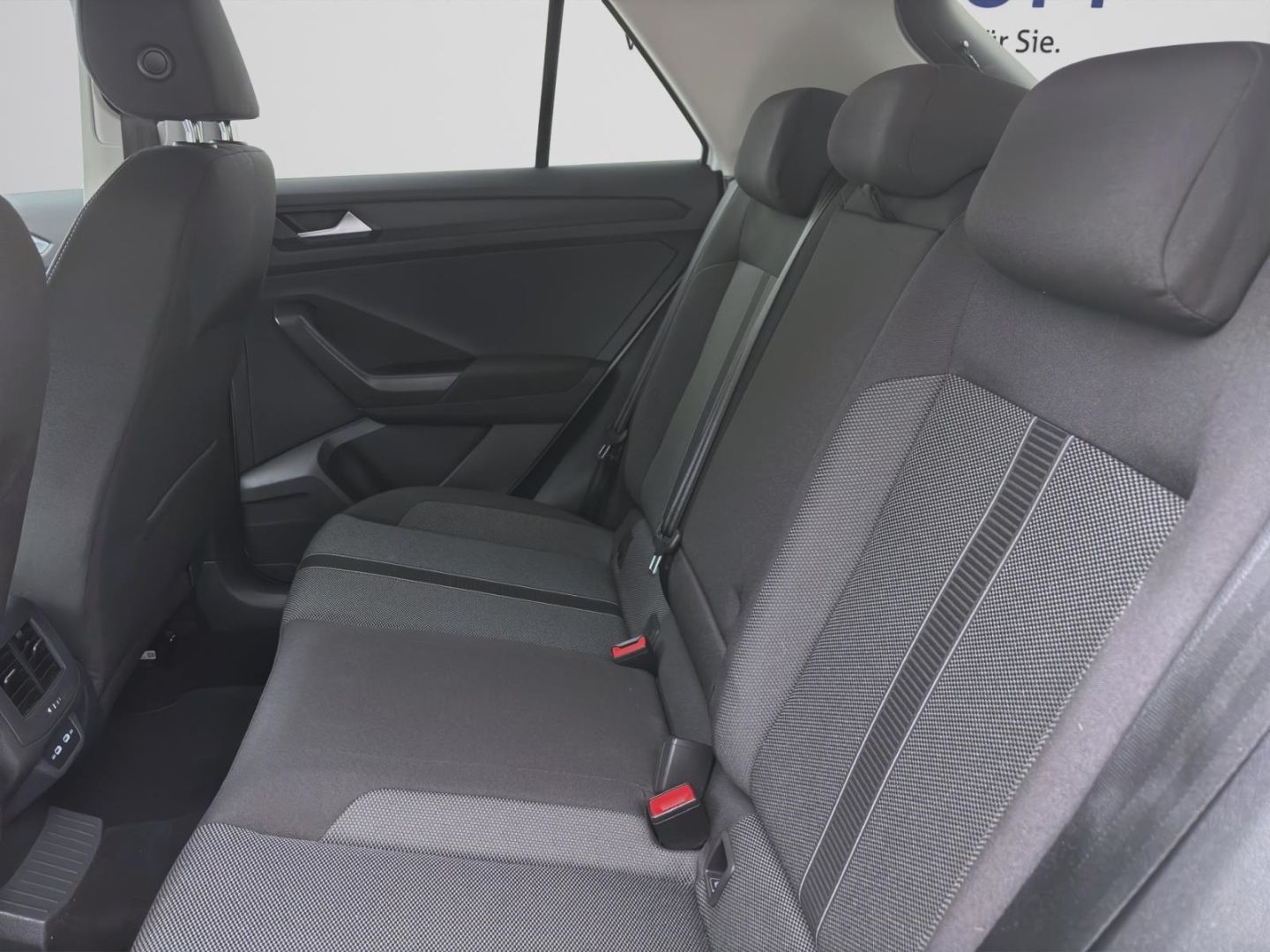 Volkswagen T-Roc 1.5 TSI DSG LIFE - Samsaru's Car Outlet