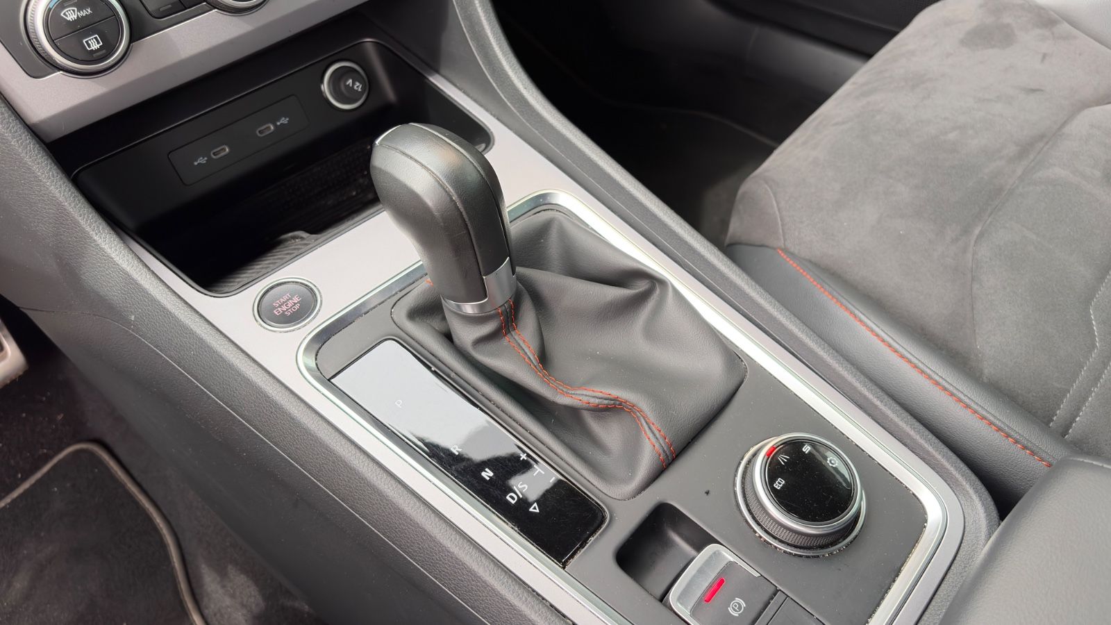 Seat Ateca FR DSG AHK Beats CarPlay Voll-LED
