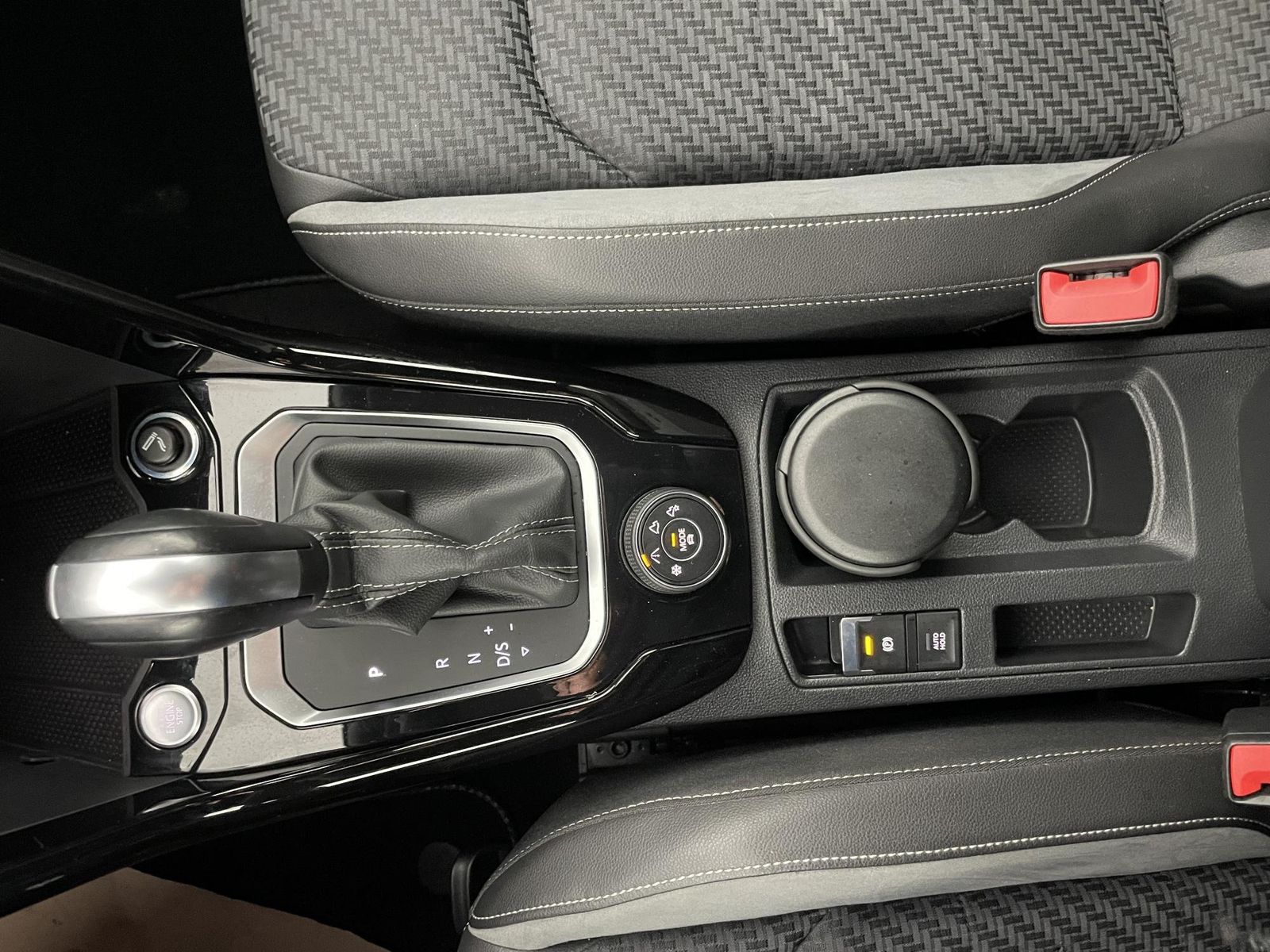 Volkswagen T-Roc 2.0 TSI 4-Motion R - Samsaru's Car Outlet