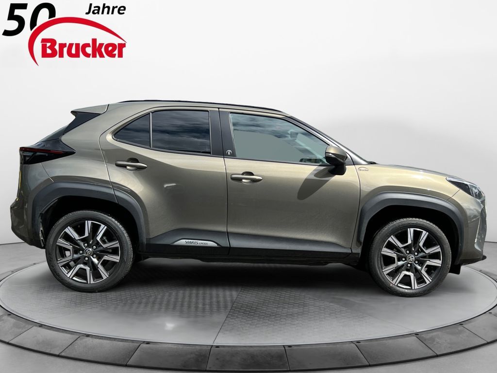Toyota Yaris Cross Team D mit WP+SP