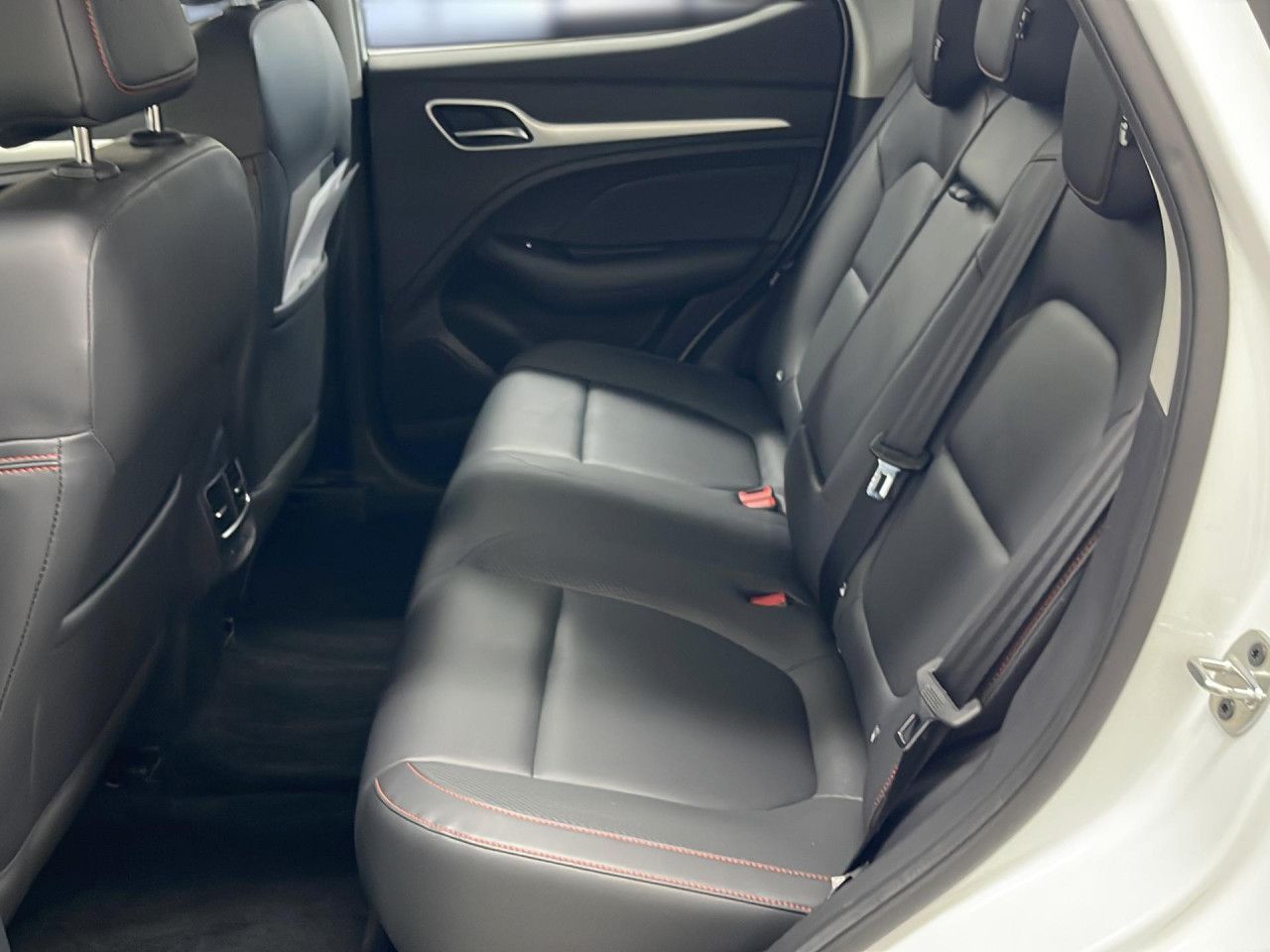 MG ZS Luxury Bluetooth Navi LED Klima Einparkhilfe